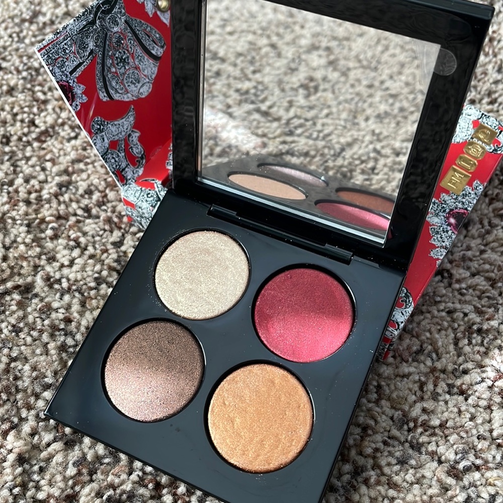 Pat McGrath Blitz Astral Quad: Iconic Illumination
